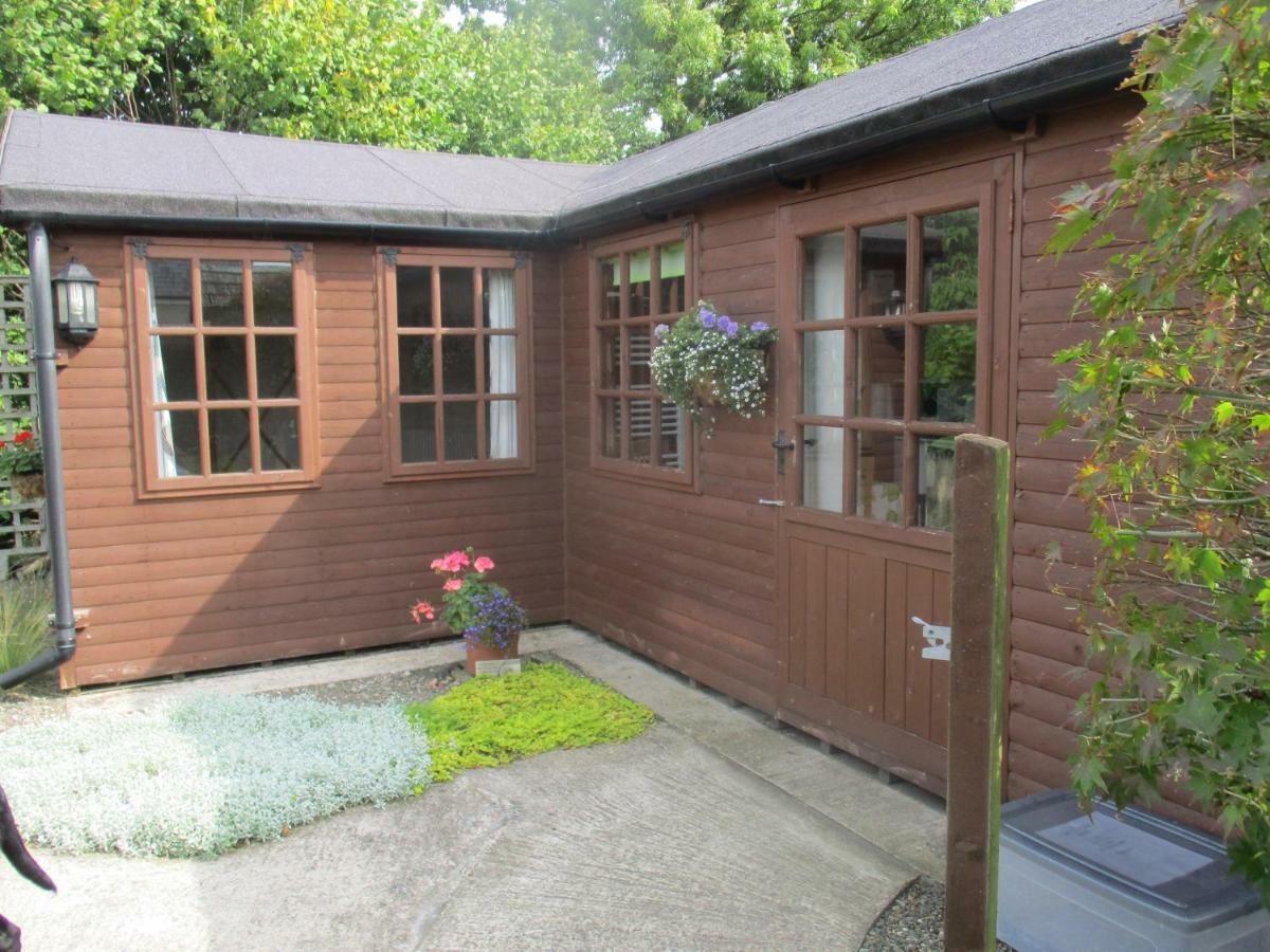 The Garden Lodge Llynclys Eksteriør bilde